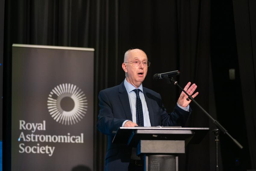 The Royal Astronomical Society's executive director Philip Diamond thanks everybody for attending the awards dinner.