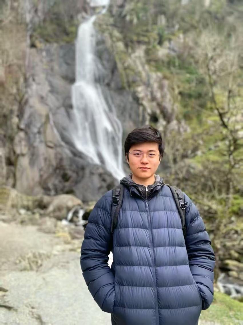 Hanyuan Zhang.