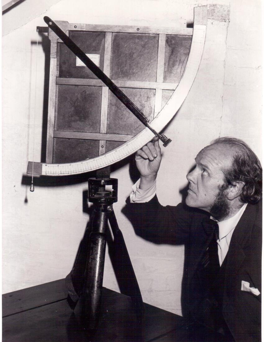 Dr Chapman in 1982 with the replica he made of a 20-inch quadrant c.1600 as used by his heroes William Crabtree and William Gascoigne in the 1630s.