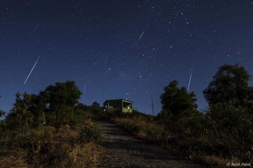 Image of Geminid meteors in December 2013