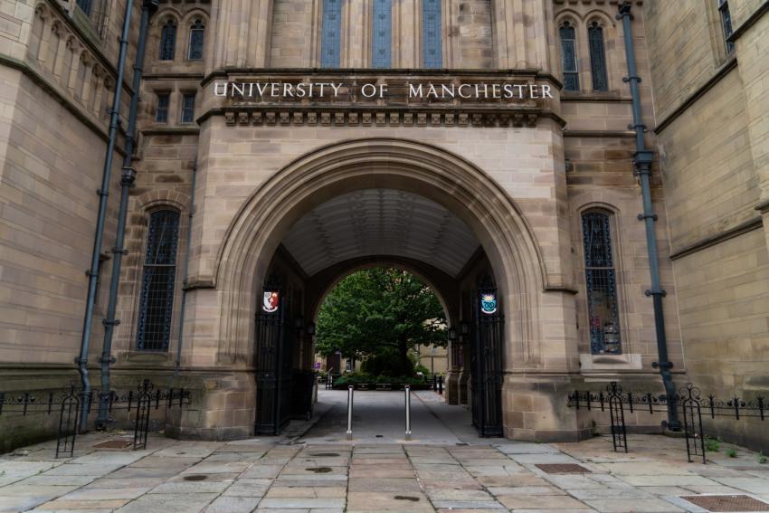 A stunning Manchester University building exterior. Image made available under Creative Commons Attribution licensing, with attribution in the form of a link to www.citysuites.com/en requested.